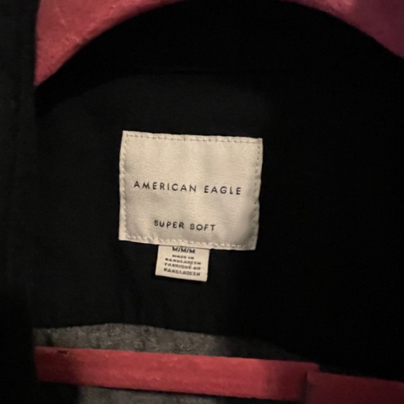 American Eagle - Men’s Super Soft Black button down - Picture 2 of 2